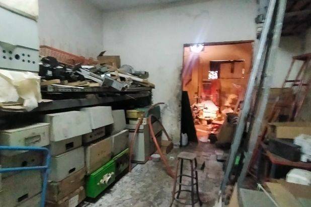 Di jual Cepat Ruko3 Lantai Murah ,kokoh Mainroad komplek Batununggal Indah ,jarang ada lokasi trategis Cck U/ usaha