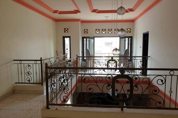 Rumah di Alam Bukit Raya Kebomas Gresik