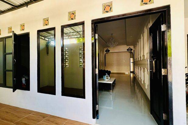 Rumah Murah 1 Lantai Istimewa Full Furniture Jl Gkb Manyar Gresik