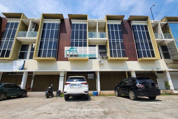 Dijual 2.3 Milliar Ruko Taman Golf Residence 3 Sukajadi