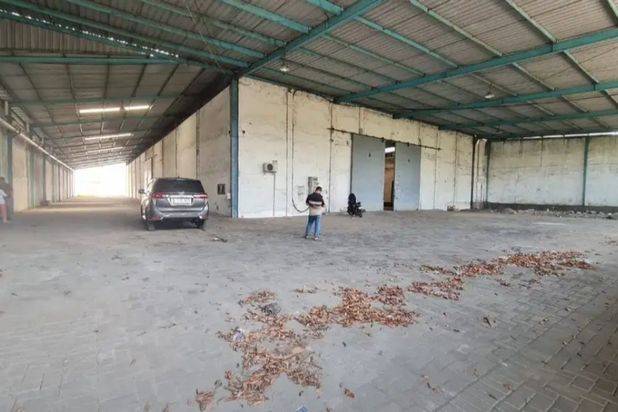 Eks Gudang Baja Jalan Utama Margomulyo Permai Siap Pakai