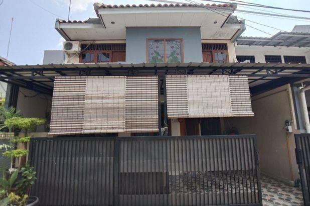 Rumah 2 Lantai Dalam Komplek 5 Menit Ke Stasiun Lrt di Bekasi Timur
