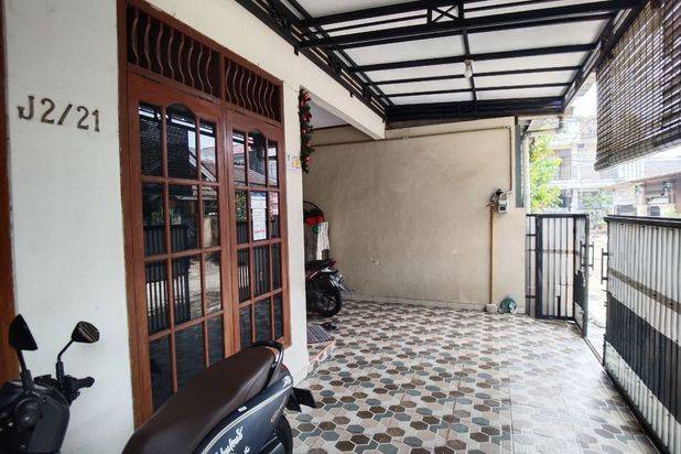 Rumah 2 Lantai Dalam Komplek 5 Menit Ke Stasiun Lrt di Bekasi Timur