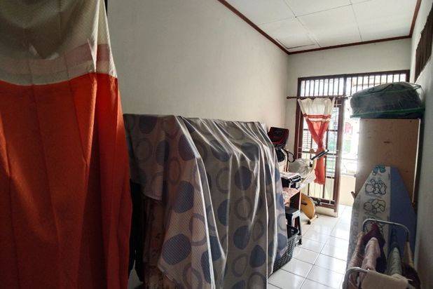 Rumah 2 Lantai Dalam Komplek 5 Menit Ke Stasiun Lrt di Bekasi Timur