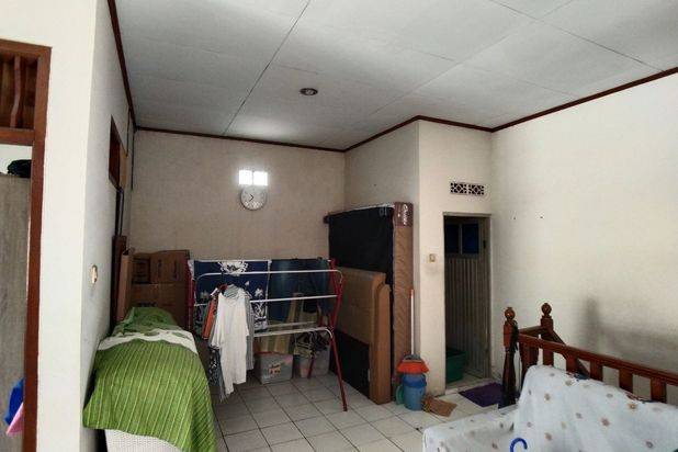 Rumah 2 Lantai Dalam Komplek 5 Menit Ke Stasiun Lrt di Bekasi Timur