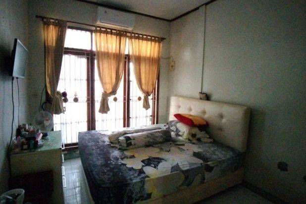 Rumah 2 Lantai Dalam Komplek 5 Menit Ke Stasiun Lrt di Bekasi Timur