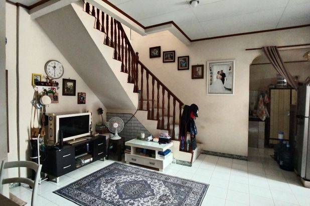 Rumah 2 Lantai Dalam Komplek 5 Menit Ke Stasiun Lrt di Bekasi Timur