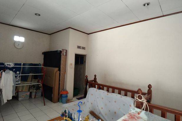 Rumah 2 Lantai Dalam Komplek 5 Menit Ke Stasiun Lrt di Bekasi Timur