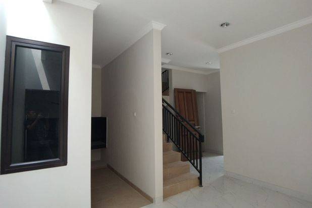 Rumah Baru 2 Lantai Dalam Cluster Total 8 Unit di Cikunir Bekasi