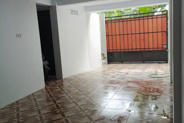 Rumah Baru Bagus Desain Split Level di Cilangkap Cipayung Jakarta Timur