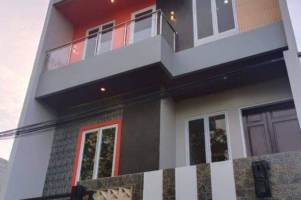Rumah Baru Bagus Desain Split Level di Cilangkap Cipayung Jakarta Timur