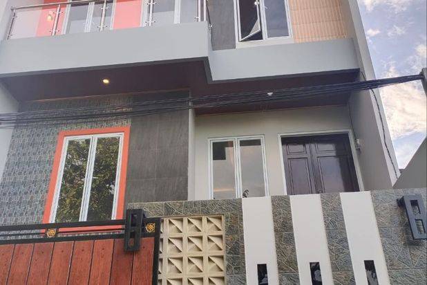 Rumah Baru Bagus Desain Split Level di Cilangkap Cipayung Jakarta Timur