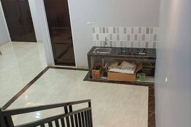 Rumah Baru Bagus Desain Split Level di Cilangkap Cipayung Jakarta Timur