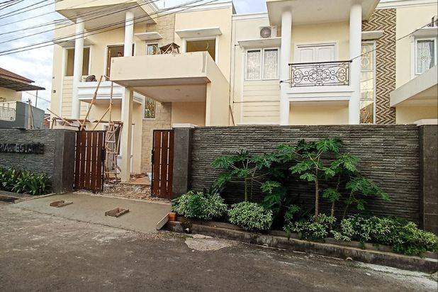Rumah Baru Luas Strategis Ready Stock di Jatiwaringin Pondok Gede Bekasi
