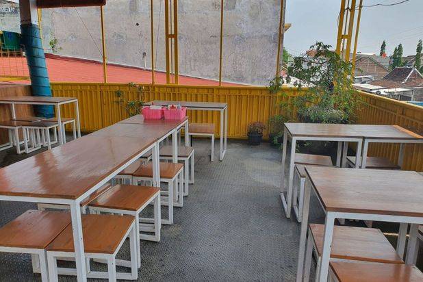 Ruko Dan Usaha Kuliner Furnish Strategis Gentan Baki Sukoharjo