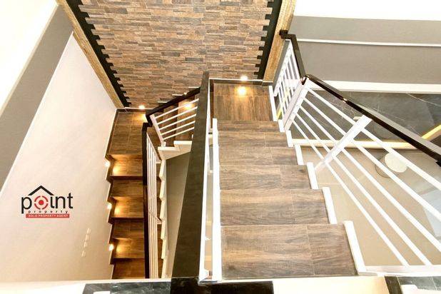 Rumah Baru Mewah Desain Luxury Nayu Banjarsari Solo