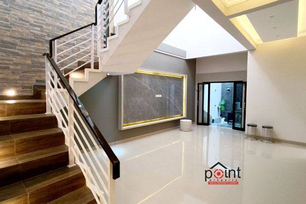 Rumah Baru Mewah Desain Luxury Nayu Banjarsari Solo