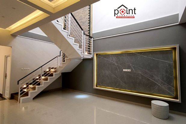 Rumah Baru Mewah Desain Luxury Nayu Banjarsari Solo