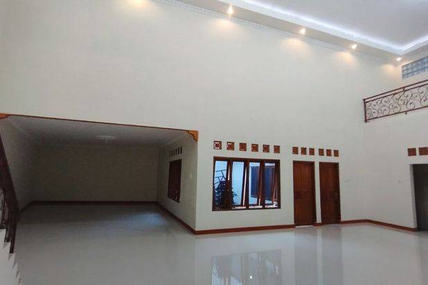 Rumah Mewah 2 Lantai Dekat Bandara Ngemplak Boyolali