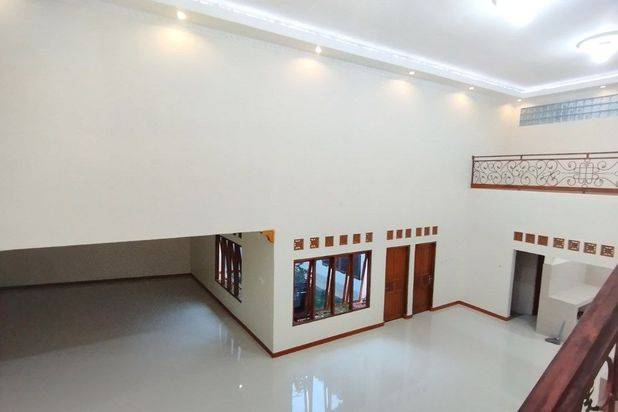 Rumah Mewah 2 Lantai Dekat Bandara Ngemplak Boyolali