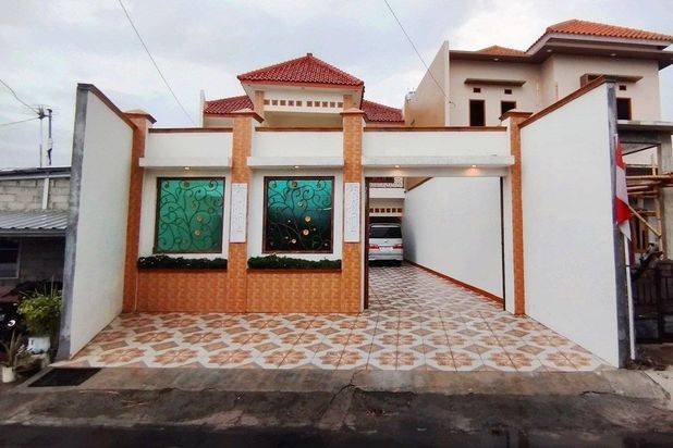Rumah Mewah 2 Lantai Dekat Bandara Ngemplak Boyolali