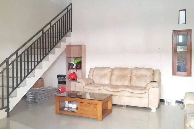 Rumah Cantik 2lt Full Furnish Blulukan Colomadu