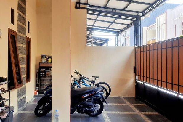 Rumah Cantik 2lt Full Furnish Blulukan Colomadu