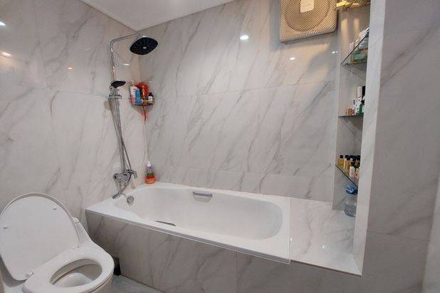 Rumah Mewah 3,5 Lantai Ada Pool Semi Furnish Solo Baru Grogol