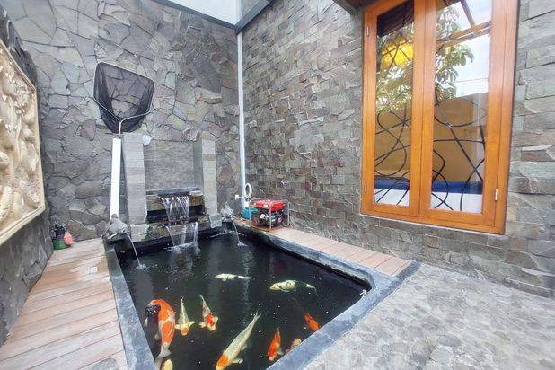 Rumah Mewah 3,5 Lantai Ada Pool Semi Furnish Solo Baru Grogol