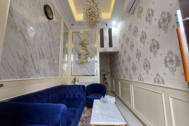 Rumah Mewah 3,5 Lantai Ada Pool Semi Furnish Solo Baru Grogol