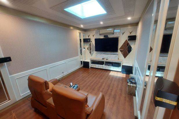 Rumah Mewah 3,5 Lantai Ada Pool Semi Furnish Solo Baru Grogol