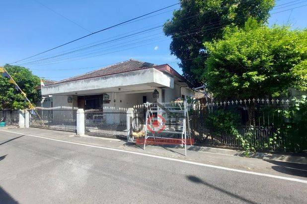 Rumah Second Hitung Tanah Manahan Banjarsari Solo