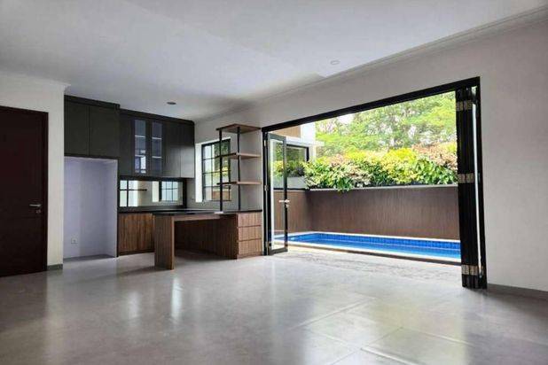 Rumah rapi ada Swimming pool di Ritzone Icon BSD semi furnish sangat langka