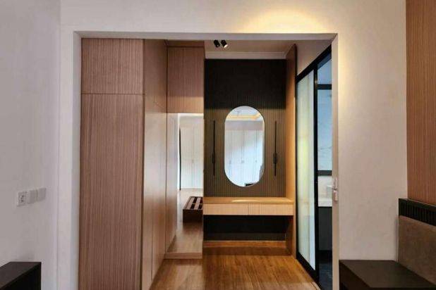 Rumah rapi ada Swimming pool di Ritzone Icon BSD semi furnish sangat langka