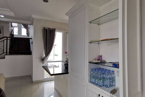 Jual Cepat Rumah Furnish Depan Taman Sheffield Greenwich Bsd Jarang Ada Yang Dijual