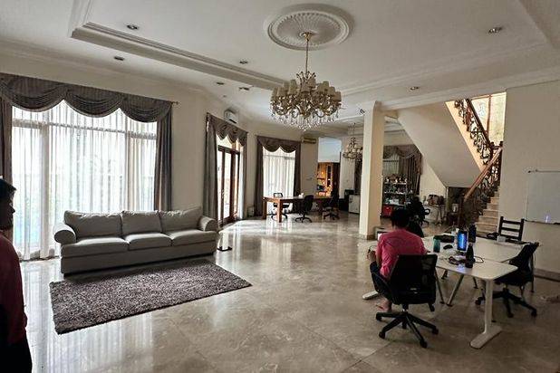 For Rent Rumah Mewah Siap Huni di Daerah Melawai