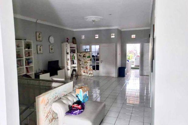 Dijual Rumah 2 Lt Siap Huni di Lokasi Strategis Perumahan Taman Kedaung Ciputat Pamulang Tangerang Selatan