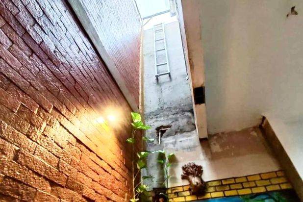 Dijual Rumah 2 Lt Full Renovasi di Vila Pamulang Mas