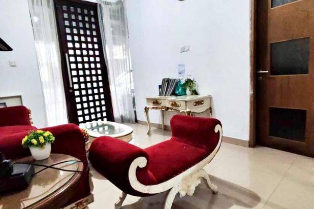 Dijual Rumah 2 Lt Full Renovasi di Vila Pamulang Mas