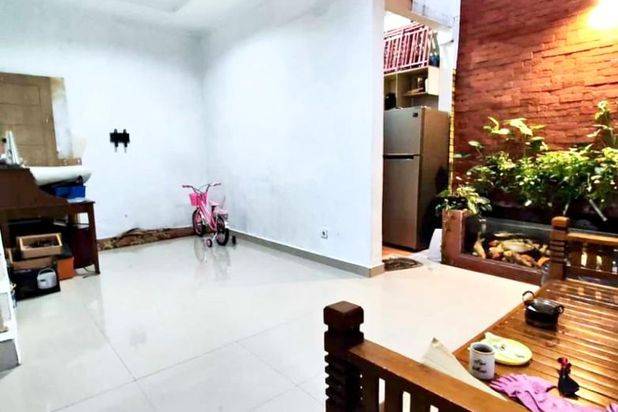 Dijual Rumah 2 Lt Full Renovasi di Vila Pamulang Mas