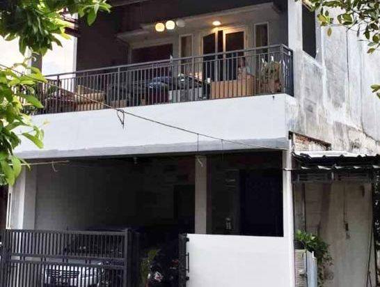 Dijual Rumah 2 Lt Full Renovasi di Vila Pamulang Mas