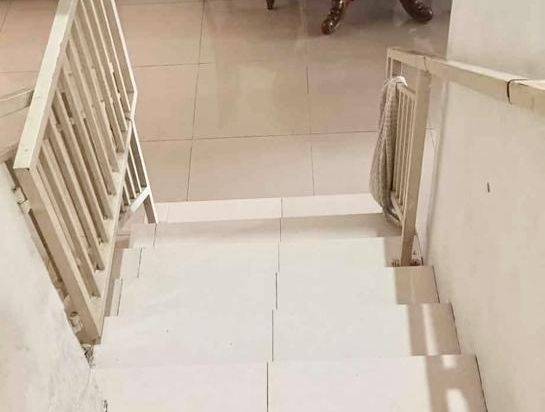 Dijual Rumah 2 Lt Full Renovasi di Vila Pamulang Mas
