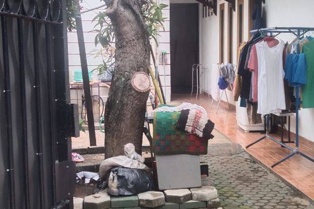 Rumah Hook 2 Lantai, Komplek Peruri Lama