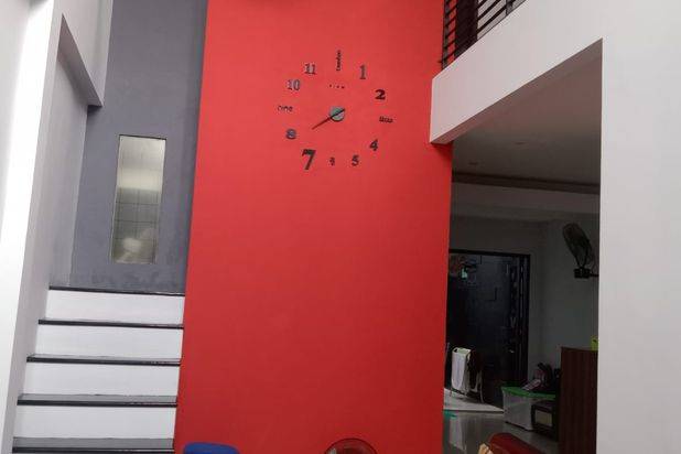 Dijual Rumah 2 Lantai Semi Furnished Dalam Komplek Villa Bintaro Regency