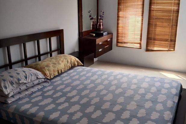Dijual Rumah 2 Lantai Semi Furnished Dalam Komplek Villa Bintaro Regency