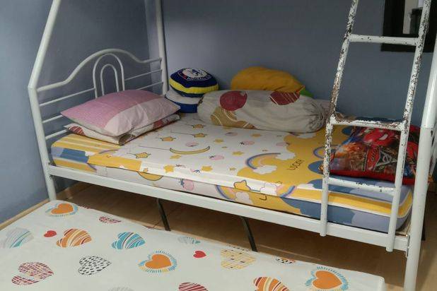 Dijual Rumah 2 Lantai Semi Furnished Dalam Komplek Villa Bintaro Regency