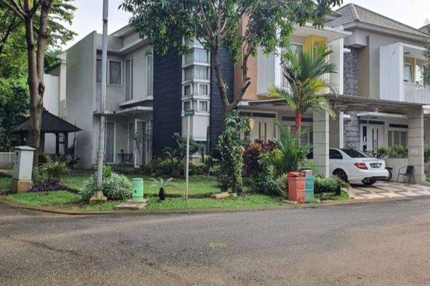 Rumah Besar Elegan Lokasi Terdepan Harga Terjangkau di Summarecon