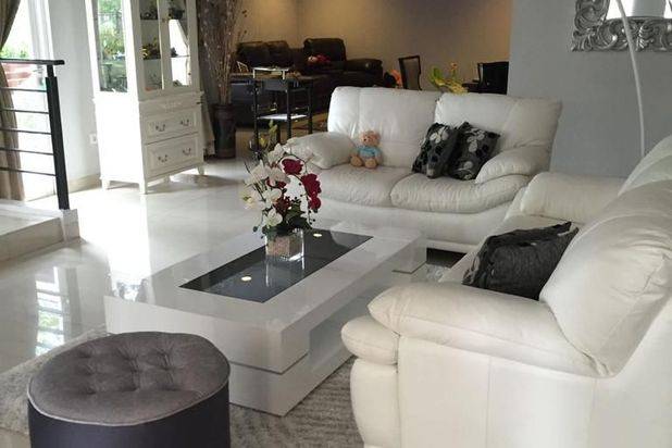 Rumah Besar Elegan Lokasi Terdepan Harga Terjangkau di Summarecon