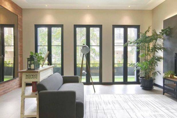 Rumah di Pondok Indah 4 Lantai SHM Bagus Selatan