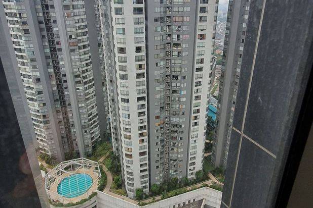 Termurah TAR Condo 135m,KT 3+1,semi dvlpr. Apartemen Taman Anggrek Residences 3 Kamar Tidur Baru Unfurnished